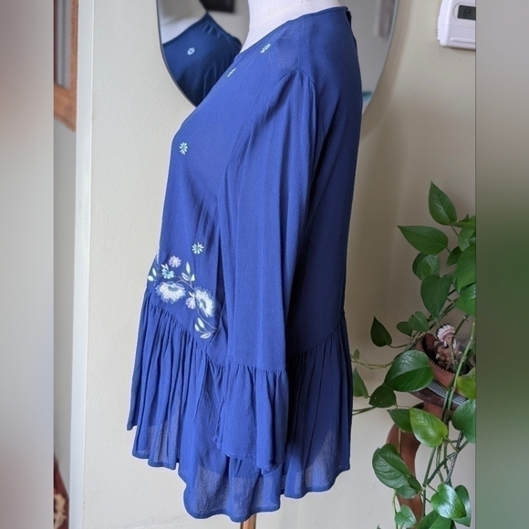 Alya Women's Size Small Blue Embroidered Florals Bell Hem Pullover Blouse - Picture 5 of 10
